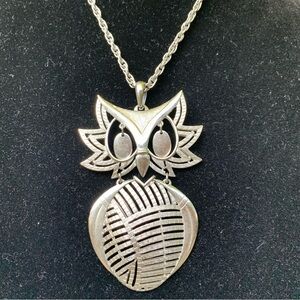 Vintage Signed ALAN Silver Tone Large Articulated Owl Necklace 18" Chain 1960s